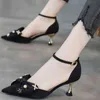 Chaussures habillées femmes sandales luxe perle nœud papillon pompes 2022 nouveau bout pointu talons hauts femme métal talon cheville sangle fête Mujer 220416