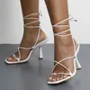 Сандалии женщины лето 2022 женские искусственные кожаные тонкие каблуки обувь дамы квадратные носки ремни анкель мода плюс размер обувь