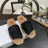 2022 Летние женские тапочки Высококачественные тапочки Женская мода Woody Mules Sole Sandals Cross Band Canvas Ladies Slides Дизайнерские шлепанцы Сандалии с коробкой
