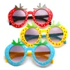 Neue Cartoon Schöne Sonnenbrille Kinder Nette Erdbeere Form Rahmen Mädchen Kinder Sonnenbrille Runde Brillen Shades UV400