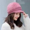 Visiere Cappello con visiera in peluche di perle Cappello invernale lavorato a maglia termico da donna Paraorecchie solido antivento Berretto femminile autunnale