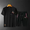 Sıradan Spor Giyim Takım Erkekler Yaz Trendi Kısa Kollu Tişört İki Parça Yakışıklı 220621