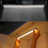 Veilleuses sous l'éclairage de l'armoire LED capteur de mouvement aimant adhésif lampes USB murales pour placards escaliers de cuisine