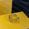 Дизайнерские буквы кольца классические золотые кольцы женская бизнес -вечеринка открытые модные украшения для модного кольца