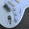 ST-E-Gitarre, Ahorngriffbrett, 3 Tonabnehmer, Chrom-Hardware, Vibrato-System, weiße Gitarre