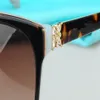 품질 우아한 TF4089HFEMALE CAT-EYE Sunglasses UV400 Cadore 인공 다이아몬드 장식 안경 58-16-140mm 풀 세트 포장 O304S
