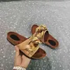 Kapty Flip-Flops Women Metal Cain Skórzane płaskie muły modne buty na wybiegu Pół Mujer 220530