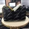 حقائب كروس عالية الجودة للسيدات بتصميم Crossbody Flap حقائب نسائية مربعة من الجلد موضة فاخرة 25 سم 30 سم محفظة كلاسيكية صغيرة الحجم صغيرة ترفيهية متعددة الألوان