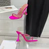 Amina Muaddi Rose rote Sandalen 95mm Kristall verziertes Gurtspulen Heels Absatz für Slipper Frauen Sommer Luxusdesigner Schuhe Sandalen Bankettkleid Frauenschuh Schuh