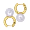 Kvinnor Romantisk enkel stud Glossy Pearl Stud örhängen Trendiga Lovely Ear Accessory Party Holiday Presents Creative Hoop Girl Accessories Luxury Högkvalitativa smycken