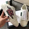 2022-Mens Beyaz Yeşil ve Kırmızı Stripes Deri Sneaker İşaretli Spor ayakkabıları Bayan Moda Lüks Tasarımcı Ayakkabı Düşük Top Nedensel Ayakkabı