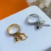 Pierścienie zespołu najlepsze kobiety pierścienie zespołowe 925 Sterling Silver Rose Gold Luxury Diamond Set Kobiety Ring High-end Jewelry Custom