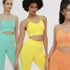 Hot Selling Gebreide Naadloze Peach Hip Raise Yoga Kleding Sport Yoga sets Fitness Pak Dames