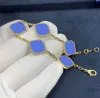 Moda Charm Bilezikler Klasik 4 Dört Yaprak Yonca Zincir Bilezik Tasarımcısı 18K Gold Agate Kabuk Kadın için Pearl-Pearl Wed261b