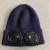 Två linsglasögonglasögon, männor Män stickade hattar Skull Caps Outdoor Women Uniesex Winter Beanie Black Grey Bonnet Gorros207Q7345535