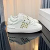 2023 Fashion Casual Shoes Patchwork Trendy Sneakers Punk Nici Niski mężczyźni Kobiety Oryginalne skórzane deskorolki Studded Flat Stor-up sport