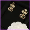 Orecchini di moda dorata Donne designer gioielleria New Womens Pearl Earrings for Party Wedding Diamonds Orello Accessori per donne Accessori NICE D225043F