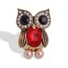 Vintage Pearl Owl Brosches Pins For Män Kvinnor Elegant Rhinestone Brosch Mental Clothing Pack Smycken Tillbehör