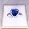 Pierścionki ślubne Japońska i koreańska wersja niebieskiego kryształowego pierścionka w kształcie serca romantyczna temperament mody damskie zaręczyny