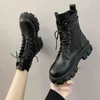 2021 New Black Platform Combat Stivaletti per le donne Lace Up Buckle Strap Scarpe da donna Stivali da motociclista invernali per le donne Y220729