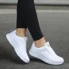 Sport Laufschuhe Frauen Air Mesh Atmungsaktive Wanderschuhe Frauen Turnschuhe Bequeme Weiße Mode Lässig Turnschuhe Chaussure Femme 220527