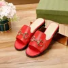 Dames designer schoenen slippers slippers mode kralen paarden gesplede lederen flats luxe indoor strand sandalen comfortabel lichtgewicht open teen schoenen 35-43