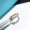 Luxurys Desingers Ring einfaches Design Sense Half Drill T Damen Classic Simples Charm Trend Ringe Geburtstagsgeschenk good242c