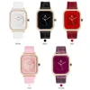 Polshorloges modeontwerpster kijken vrouwen wwoor wit lederen plein dames jurk cadeau en doos montre femmewristwatcheswristWatches