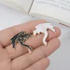 Punk Dragon Email Pin Black White Animal Badge Broche Goth Halloween Gift Sieraden Rapel Pin aangepaste kinderen vrienden accessoires