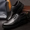 Scarpe in vera pelle di alta qualità Scarpe da uomo Appartamenti Moda Uomo Casual Marca Uomo Morbido e confortevole Stringate Nero ZH740 220718