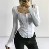 Mulheres expostas Costas de manga comprida top curvo bainha t-shirt equipada com botão Detalhe 220407