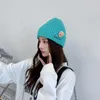 Gorro/crânio tampas macias mulheres de malha para garotas adoráveis ​​urso bordado doce feminino outono inverno 5 colorsbeanie/crânio