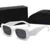 2022 Pデザイナーサングラス女性眼鏡屋外色合いPCフレームファッションクラシックレディーサングメガネ鏡用レディースラグジュアリーサングラスゴーグルビーチ