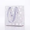 Embrulho de presente 10pcs Dots dourados Kraft Paper Bag Festival Pacote Pacote de decoração para o Natalgift Holidaygift