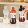 Ustensiles de cuisine 350 ml 5 trous vinaigrette sauce tomate bouteilles de condiments faciles à presser mesurables avec buses en plastique ketchup moutarde sauces chaudes bouteille ZL0762