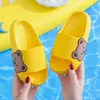 Baby Kleinkind Kinder Hausschuhe SlipOn Cartoon Bär Nette Hause Bad Sandalen Jungen Mädchen Strand Sommer Gleitet Kinder Leichte Schuhe 220621