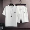 夏のTshirtショーツ2ピースセットホワイトトラックスーツメンズ3Dレターヴィンテージストリートウェアクリエイティブパターンメンセットショート衣装220606