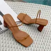 2021 Summer Woman 8cm High Heels Sandals Classic Block Heels Platform Pumpar Lady Chunky Fertsh Brown Wedding Prom Sandles Shoes 0004