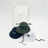 Huisdieren Persoonlijkheid Hoeden Hondenkleding Nieuwste Driehoek Badge Pet Pet 3 Kleuren Verstelbare Teddy Bichon Zonnehoed Casual Fishman Hat269T