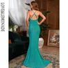 Lovelemonade sexy verde profundo decote em v bodycon aberto volta elástico material reflexivo maxi vestido LM81709-B 220507