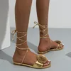 Дизайнерские плоские сандалии женские тапочки перекрестные ремешки дамы Римские Сандалии Слайды Высококачественные летние пляжные повседневные туфли