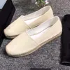 Dam Fritidsskor Designerskor vintage Plattform Espadrilles Flickor Kalvskinn Mode lassic Platt botten Walking Sko storlek 34-42 Med låda