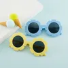 Occhiali da sole per bambini Occhiali da sole a cerchio con fiori carini Occhiali da sole per bambini Regali per esterni Anti-uv Fotografia da spiaggia Viaggi universali DLH925