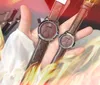 패션 남성 여성 꿀벌 시계 39mm 32mm 아이스 아웃 진정한 가죽 시계 테이블 쿼츠 운동 비즈니스 스위스 커플 손목 시계 Montre de Luxe
