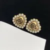 Designer di donne Orecchini di perle Gioielli di lusso Love Shape Ear Stud Womens Fashion Brand Designer Hoops Studs Orecchini a cerchio in oro 2022