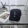 23SS lüks ünlü tasarımcı erkek kadın beyzbol şapkası karga kalp çapraz mektup nakış casquette ressam güneş snapback şapka gorras spor örgü kamyoncu zirve kapaklar