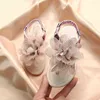 女の子のサンダル夏の新しい花の赤ちゃん子供の靴ファッションソフトソールの舞台サンダルスリッパビーチサンダルガールズシューズG220418