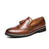 Trend British Gentleman Retro Brogues Tassel Bottom Sapatos Oxford para homens Moccasins Casamento Prom Party Party Footwear