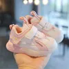 2021 neue Baby atmungsaktive freizeitschuhe Kinder Licht boden rutschfeste Warme Sportschuhe jungen und mädchen Weichen boden kleinkind schuhe G220517