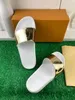 Designer-Sandalen, Hausschuhe, Sommer-Herren-Damen-Schuhe, geformte, mehrfarbige Slides, geformtes Fußbett aus schwarzem Ton-in-Ton-Gummi 0625